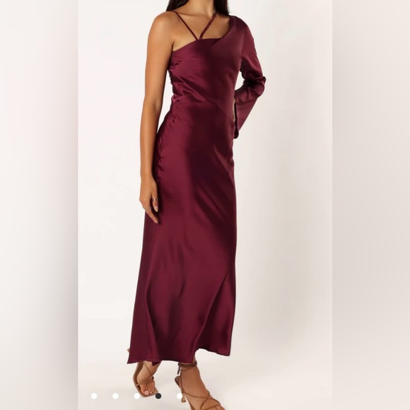 Dress - Picture 2 of 4